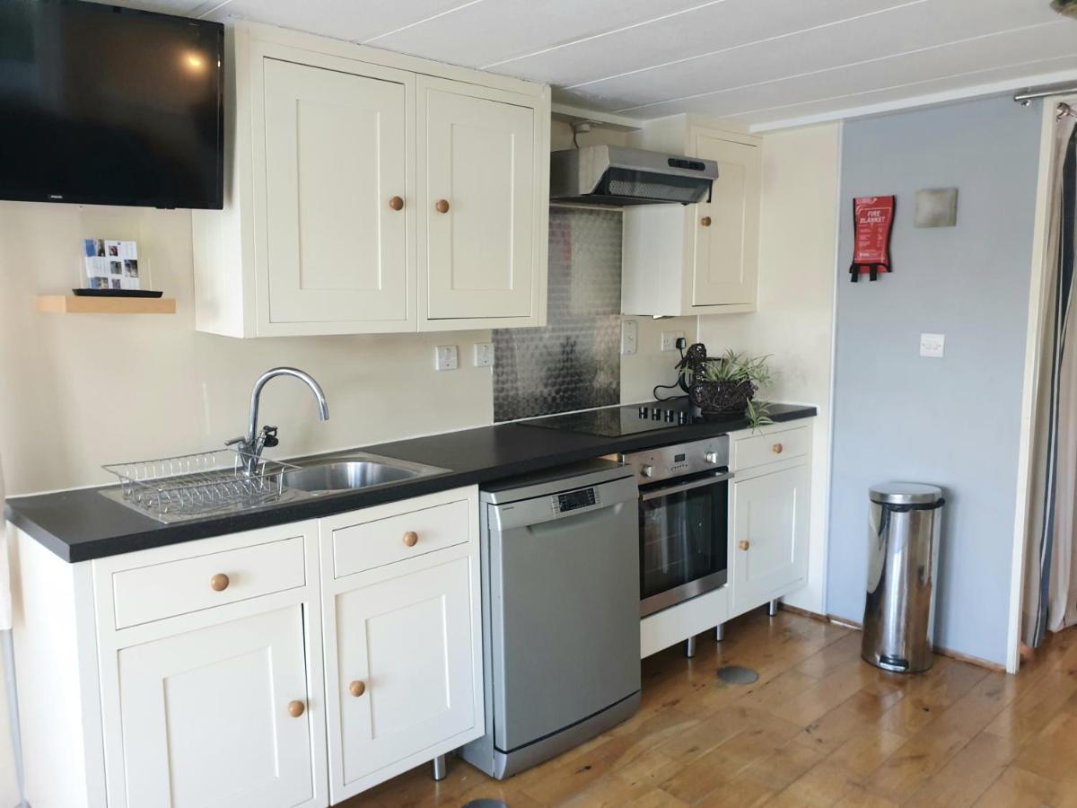 Hotel Bluebird House-Boat East Molesey Exterior foto